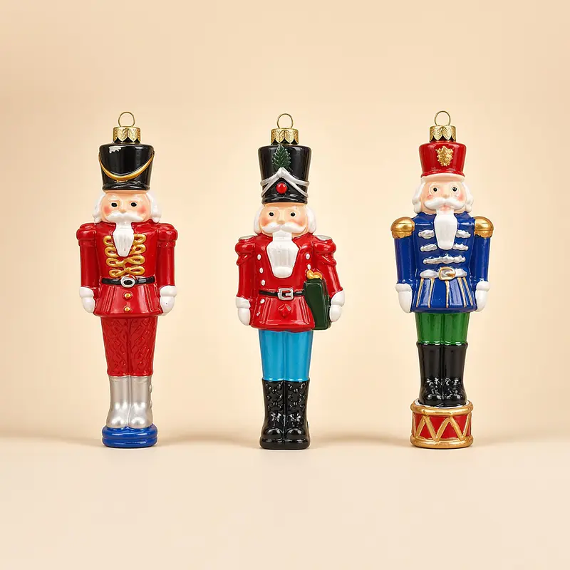 Cascanueces de vidrio (adorno) — modelo rojo y azul con tambor